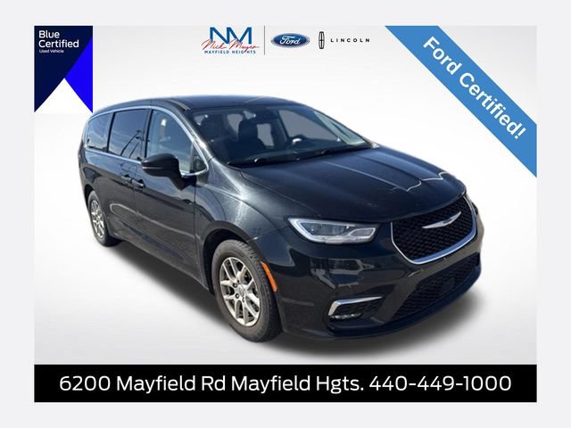 Used 2023 Chrysler Pacifica Touring-L