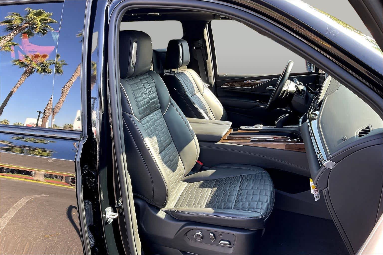 Used 2023 Cadillac Escalade Sport Platinum AWD/4WD image 8