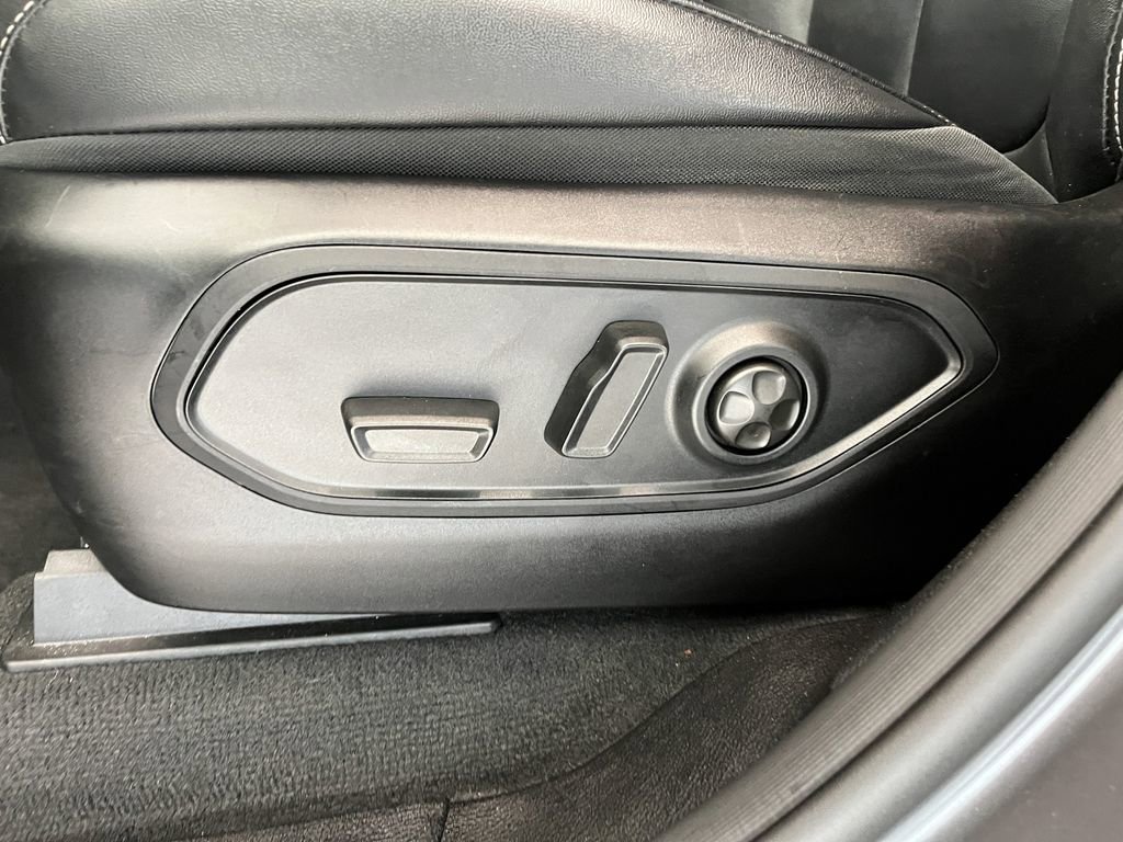 Used 2022 Jeep Grand Cherokee L Limited image 16