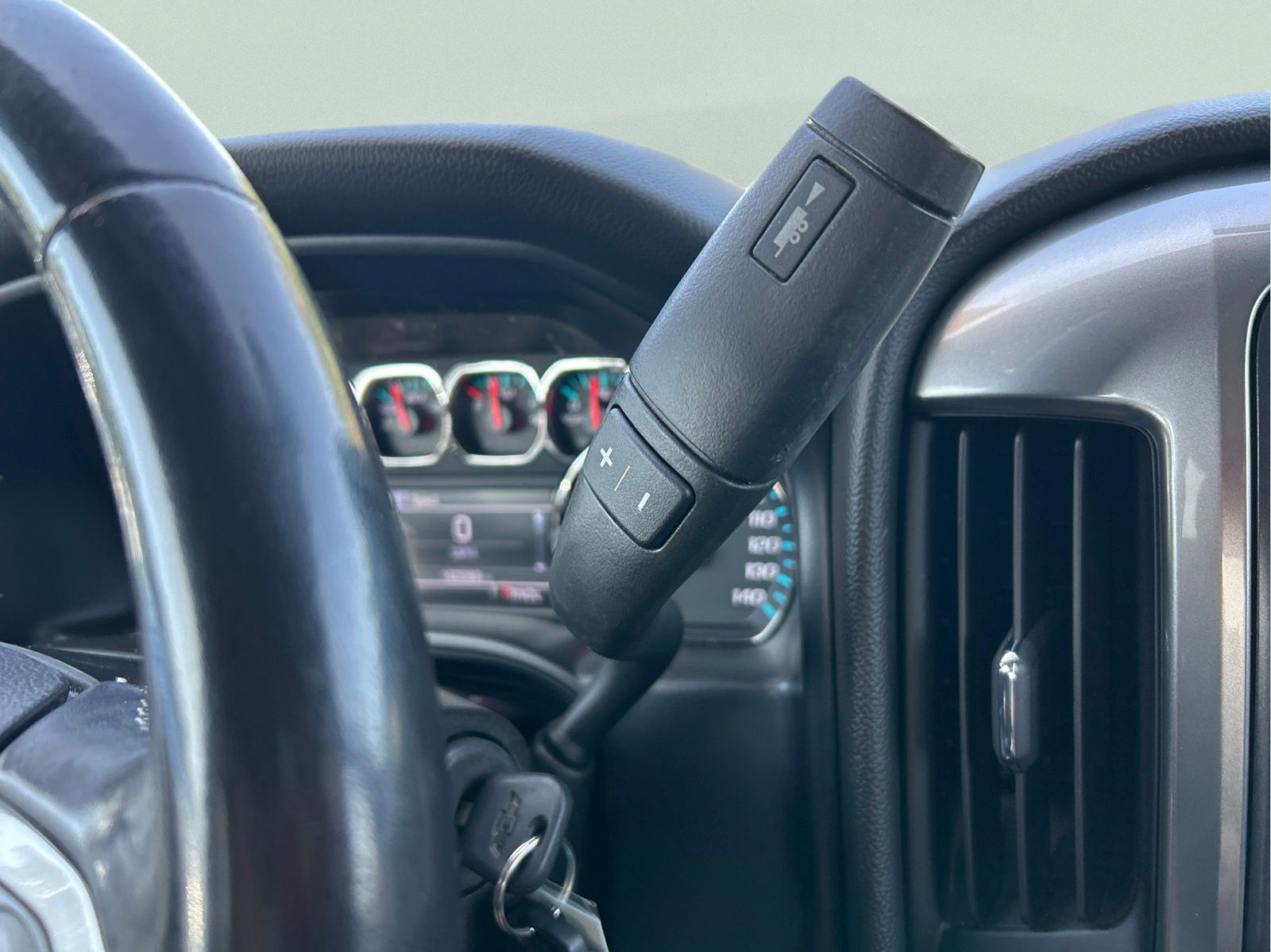 Used 2018 Chevrolet Silverado 1500 LT w/ All Star Edition AWD/4WD image 16