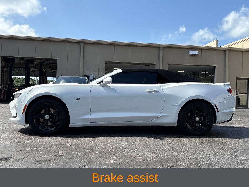 Used 2023 Chevrolet Camaro LT RWD image 4