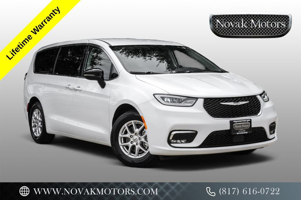 Used 2024 Chrysler Pacifica Touring-L FWD video 1