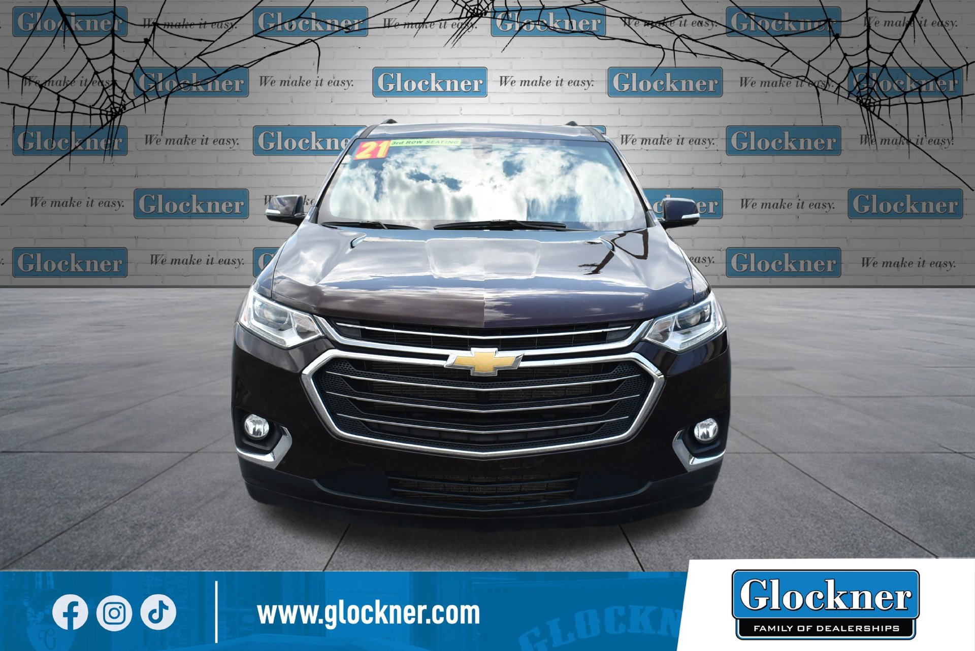Used 2021 Chevrolet Traverse LT FWD image 2