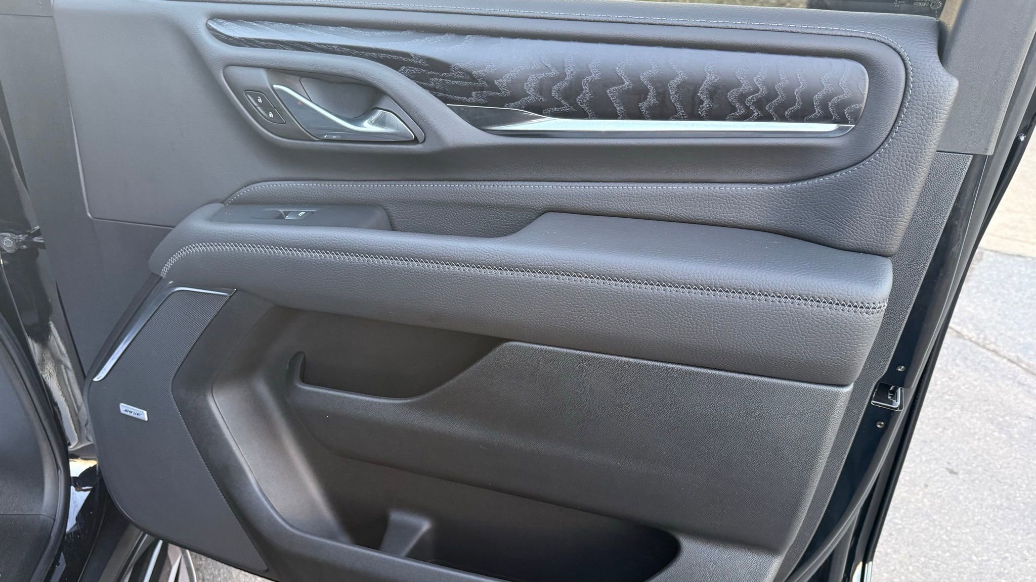 Used 2024 GMC Yukon XL Denali w/ Advanced Technology Package image 15