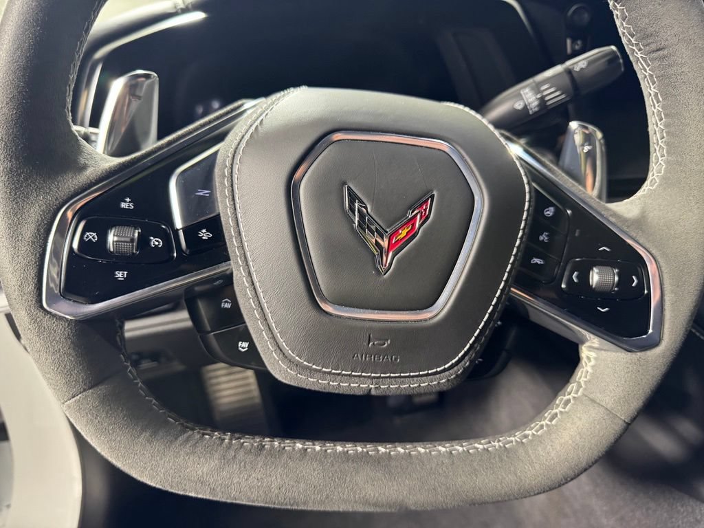 Used 2025 Chevrolet Corvette Stingray Premium Cpe RWD image 15