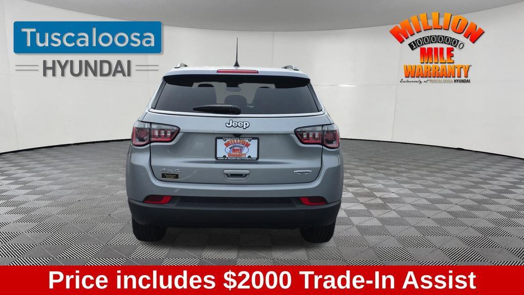 Used 2024 Jeep Compass Latitude AWD/4WD image 7