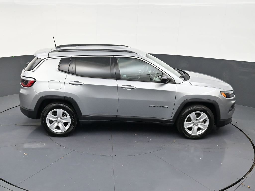 Used 2022 Jeep Compass Latitude FWD image 18