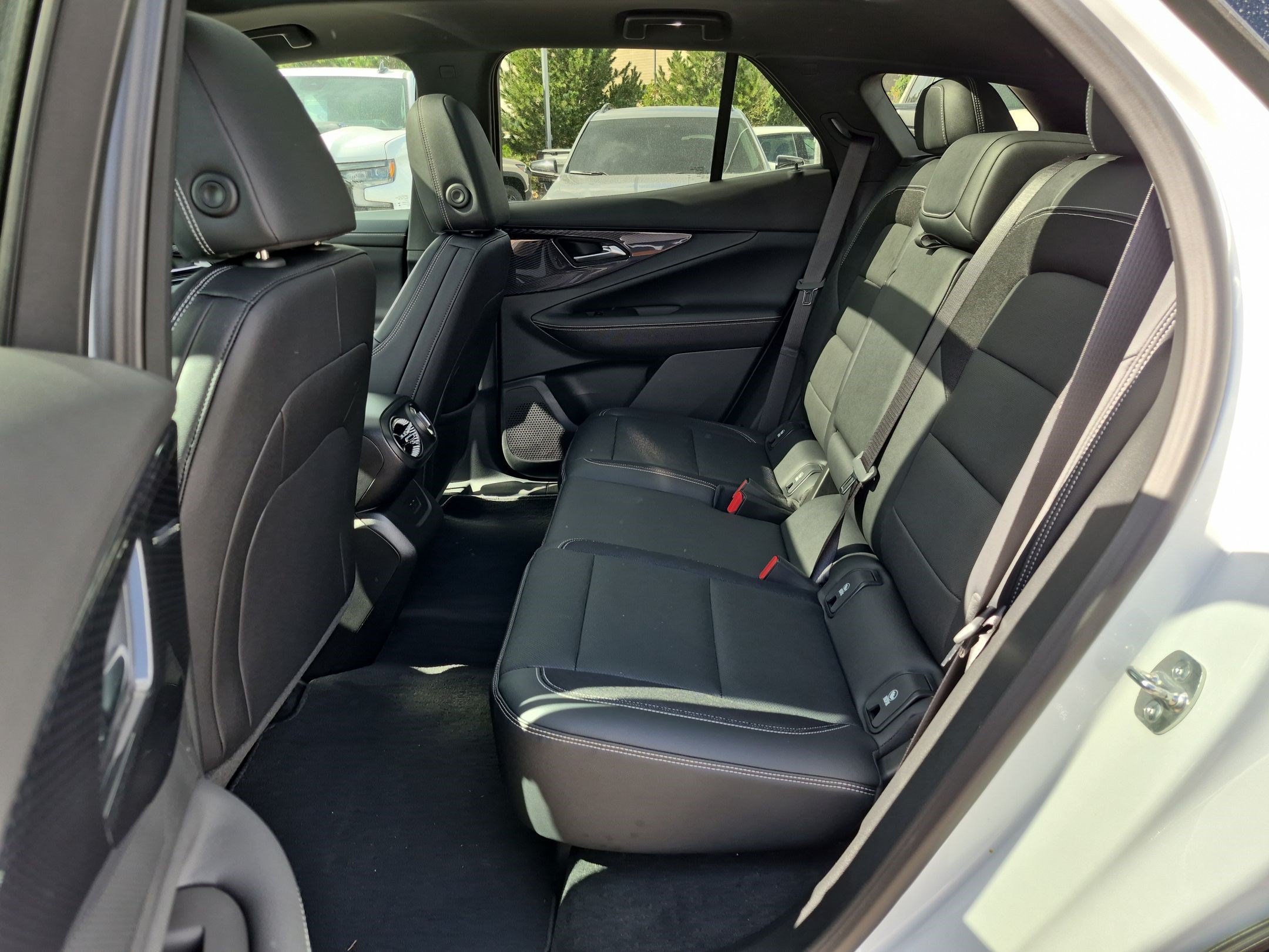 New 2025 Chevrolet Blazer EV LT w/ Super Cruise Package AWD/4WD image 16