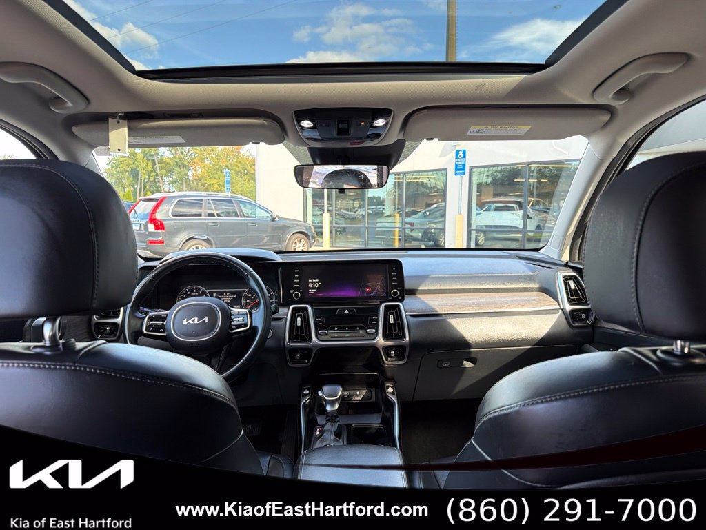 Certified 2023 Kia Sorento S w/ Panoramic Sunroof Package AWD/4WD image 21