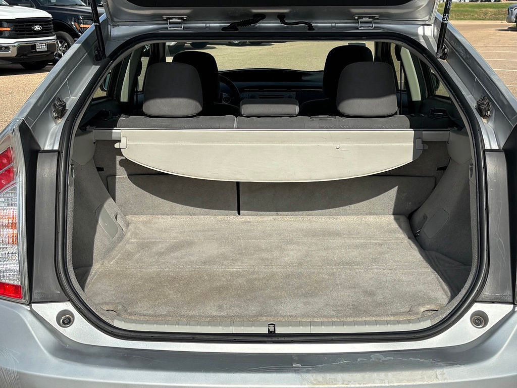 Used 2015 Toyota Prius Two FWD image 6
