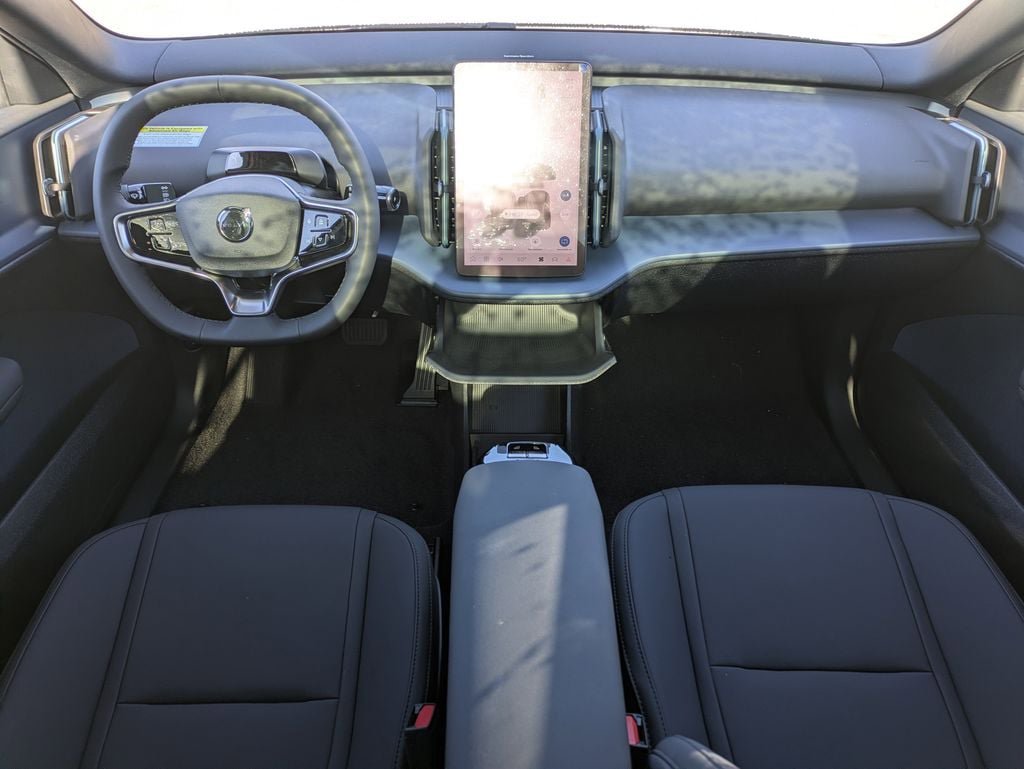 New 2026 Volvo EX30 Plus w/ Protection Package Premier image 18