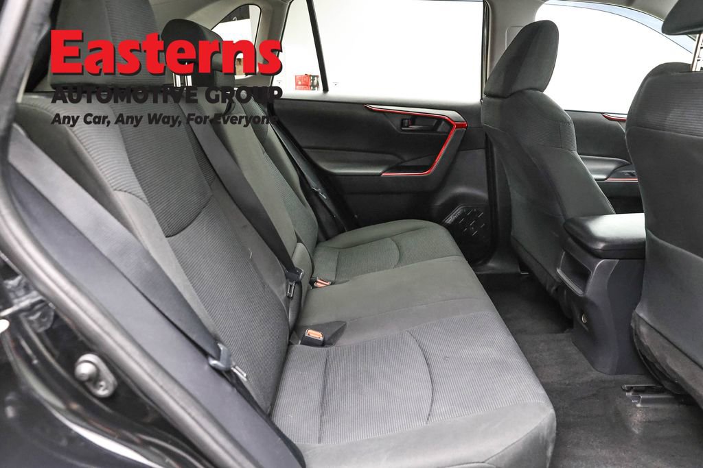 Used 2021 Toyota RAV4 LE image 22