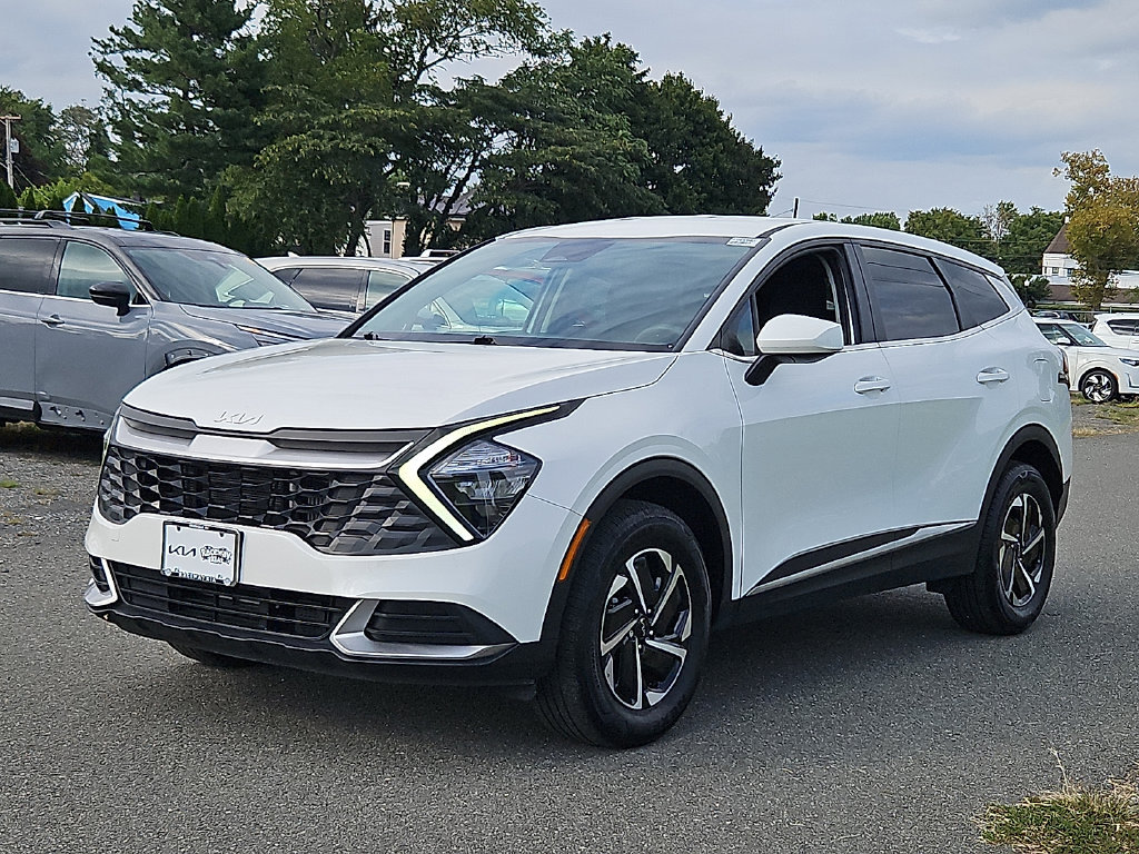 Certified 2023 Kia Sportage LX AWD/4WD image 3