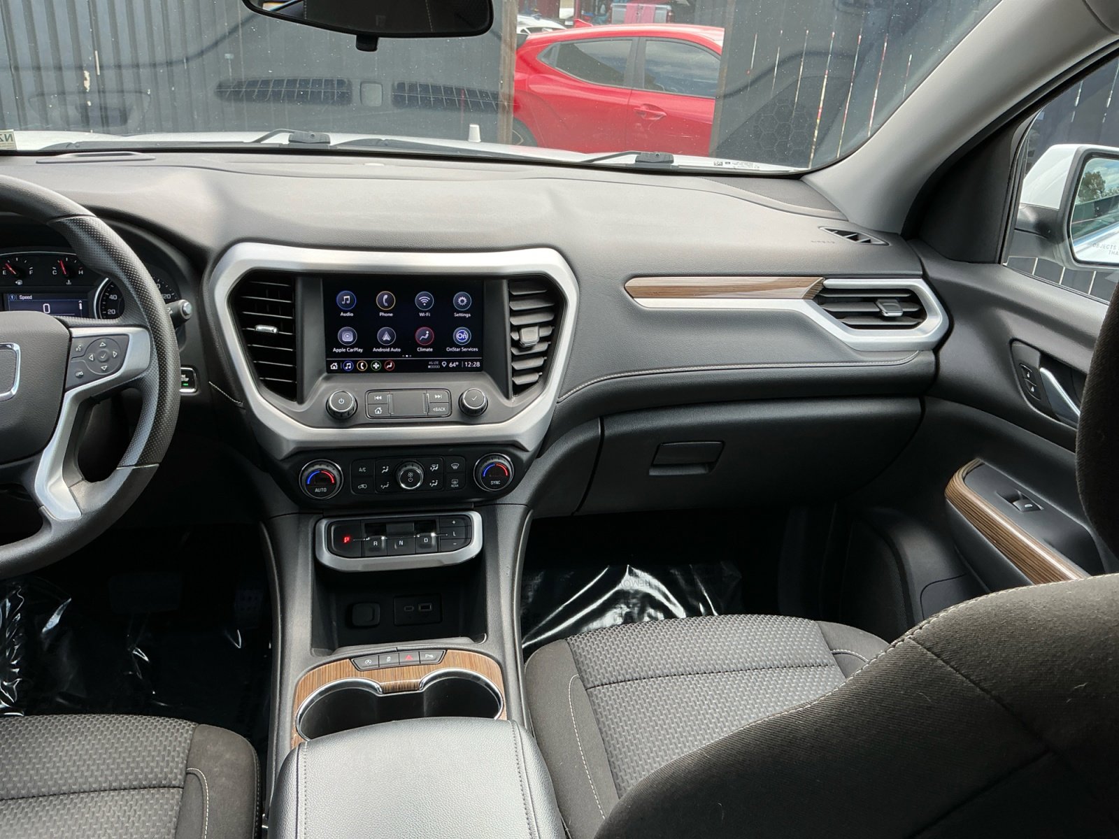 Used 2022 GMC Acadia SLE image 16