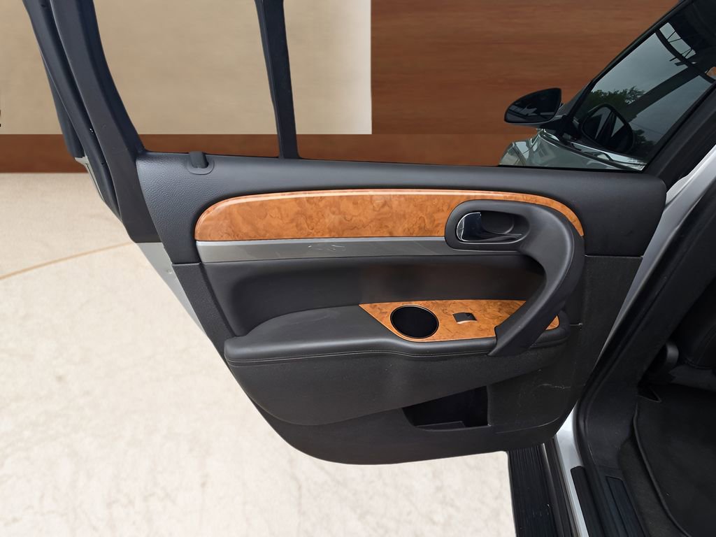 Used 2011 Buick Enclave CXL image 50