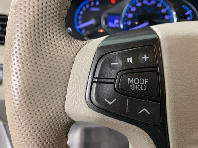Used 2014 Toyota Sienna XLE image 22