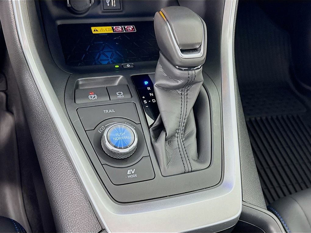 Used 2025 Toyota RAV4 XSE w/ Advanced Technology Package image 22