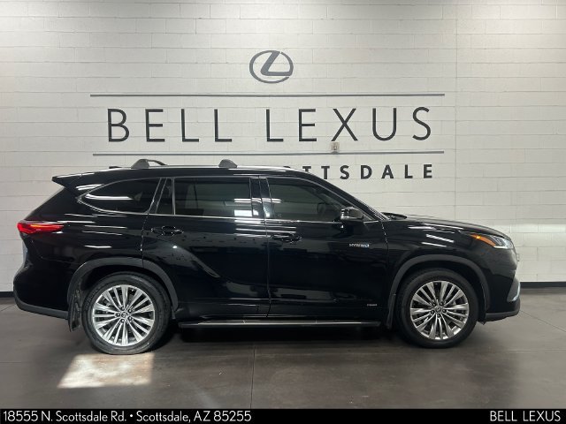 Used 2021 Toyota Highlander Platinum AWD/4WD image 2