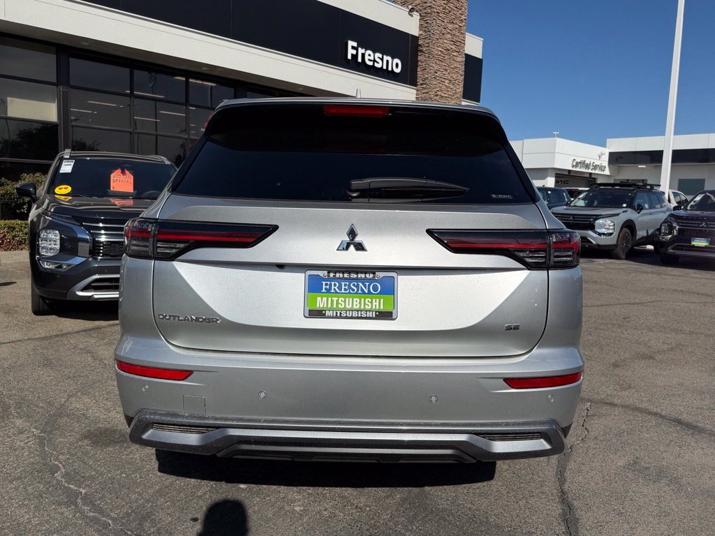New 2026 Mitsubishi Outlander SE AWD/4WD image 9