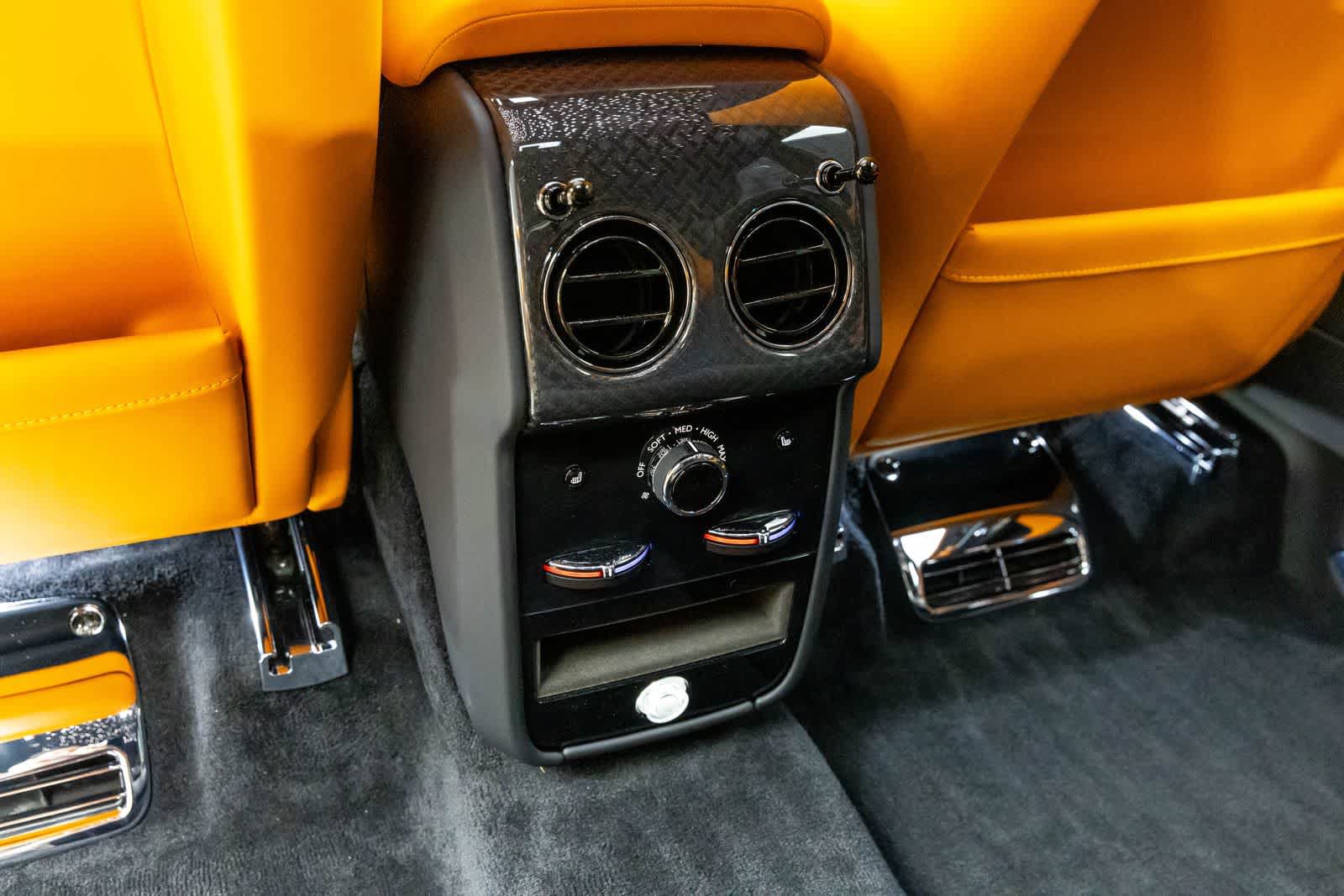New 2027 Rolls-Royce Cullinan Black Badge AWD/4WD image 42