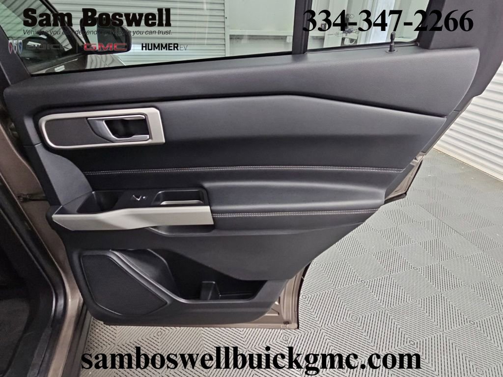 Used 2021 Ford Explorer XLT w/ Equipment Group 202A AWD/4WD image 37