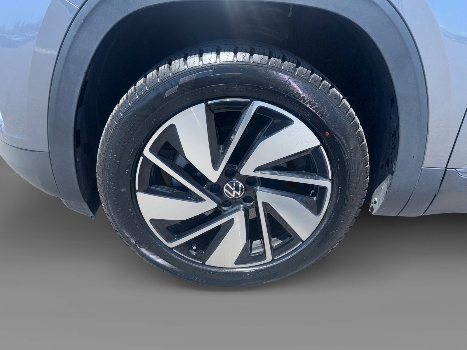 Used 2025 Volkswagen Atlas SE AWD/4WD image 9