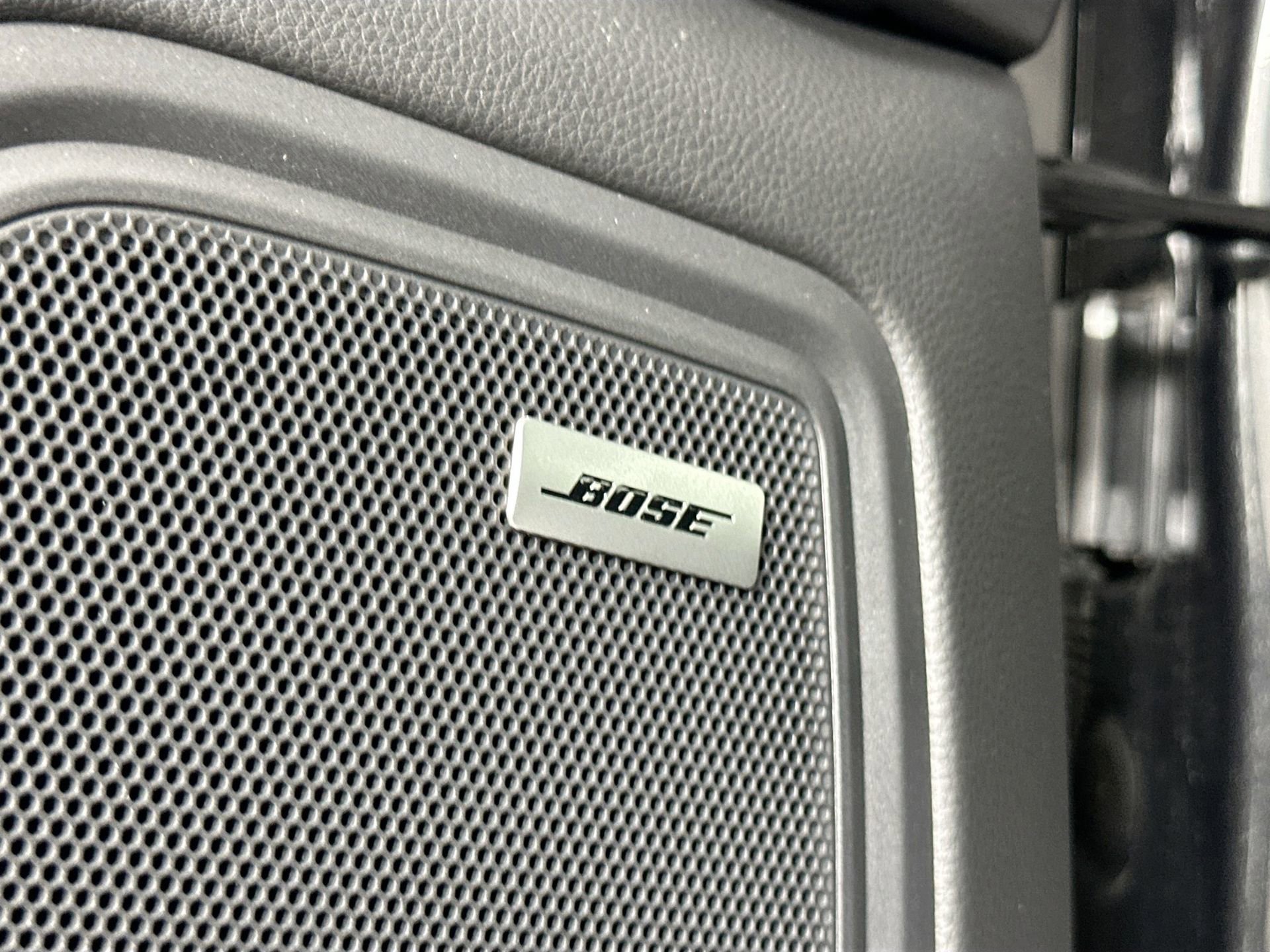 Certified 2025 Porsche Macan image 32