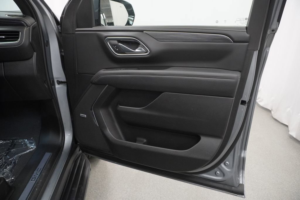 Used 2024 GMC Yukon SLT w/ SLT Premium Package AWD/4WD image 48