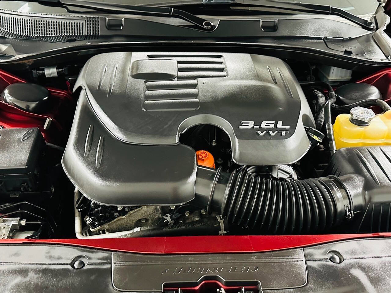 Used 2018 Dodge Charger GT image 31