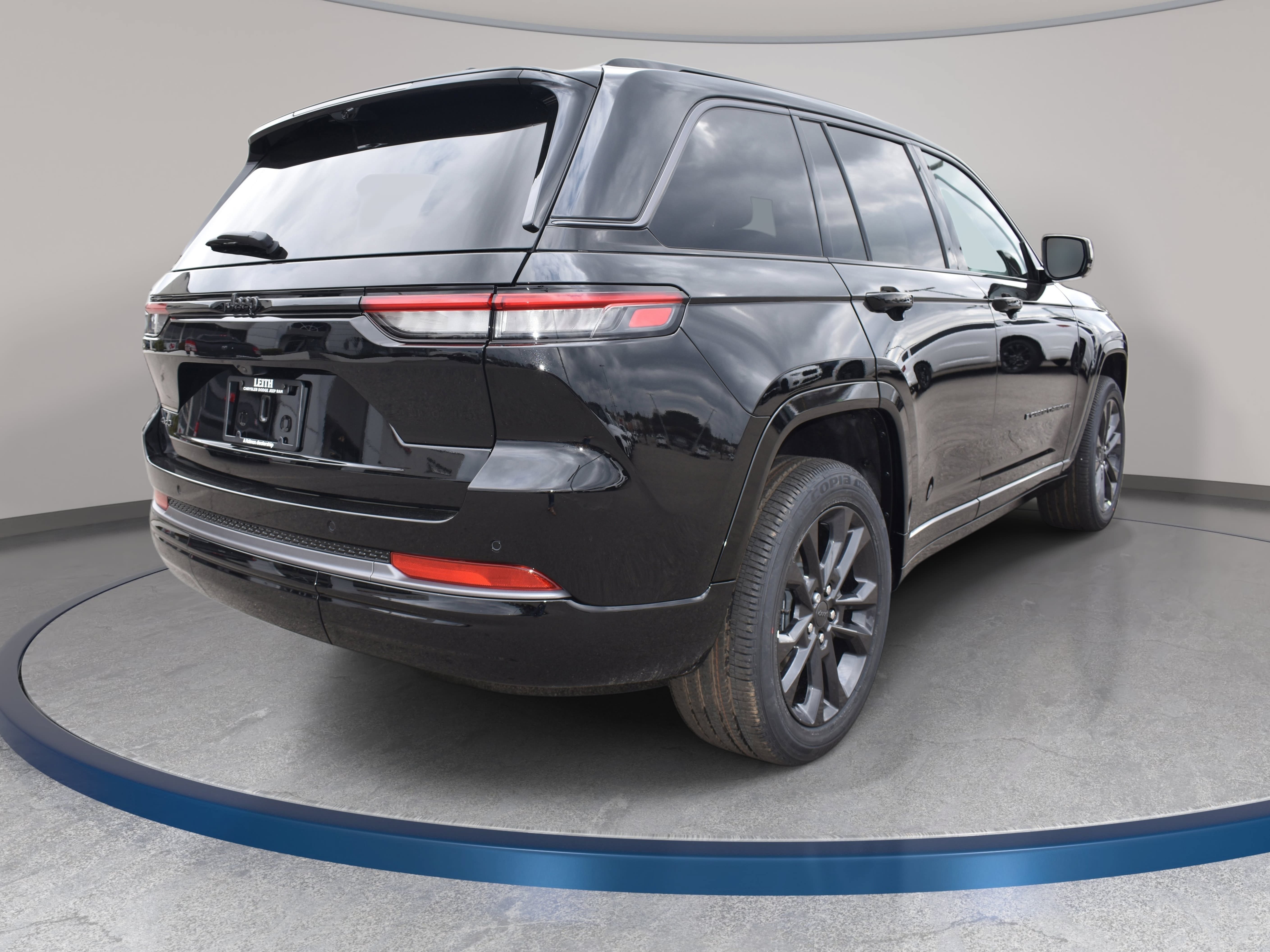New 2026 Jeep Grand Cherokee Limited Reserve AWD/4WD image 6