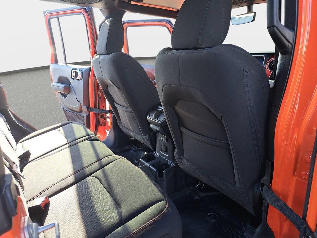 Certified 2023 Jeep Wrangler Unlimited Rubicon w/ Cold Weather Group AWD/4WD image 12