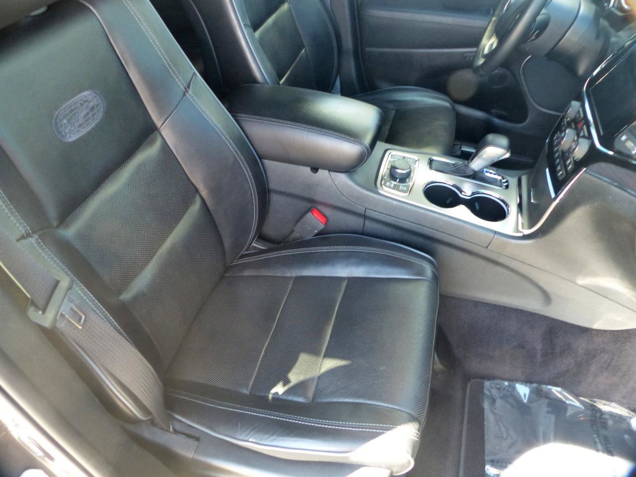 Used 2019 Jeep Grand Cherokee Overland AWD/4WD image 16