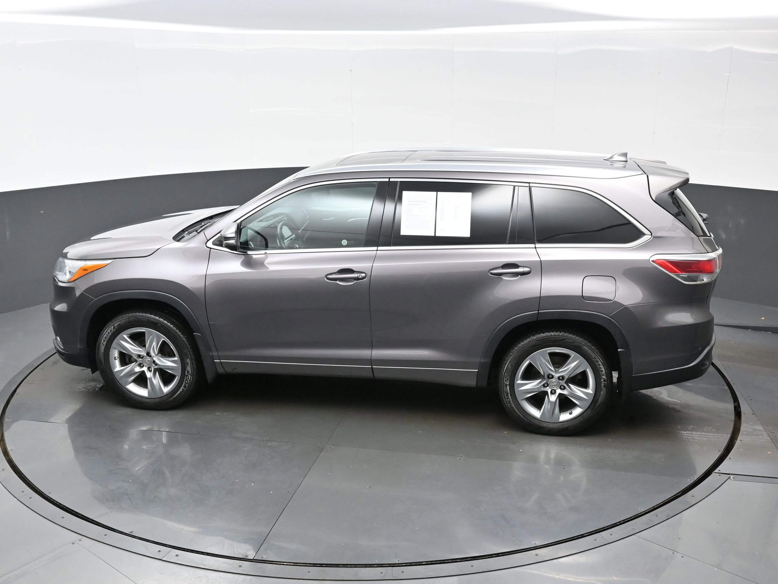 Used 2015 Toyota Highlander Limited image 39