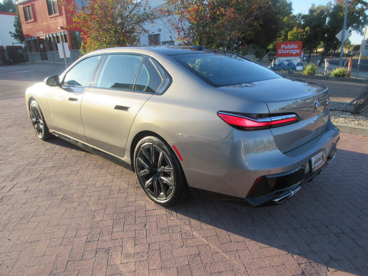 Used 2023 BMW 760i xDrive AWD/4WD image 89