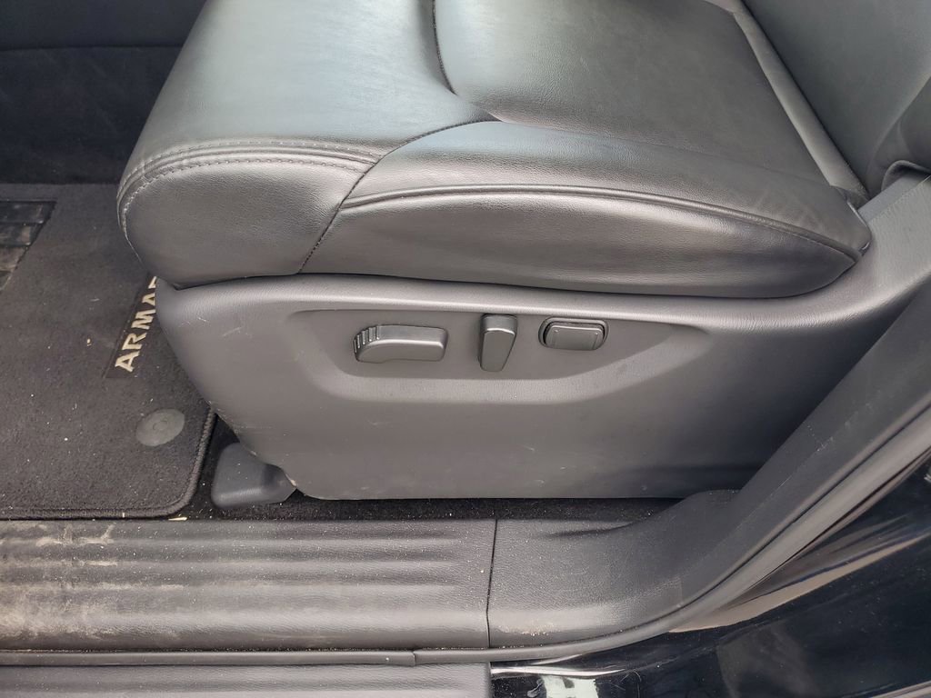 Used 2023 Nissan Armada SV image 14