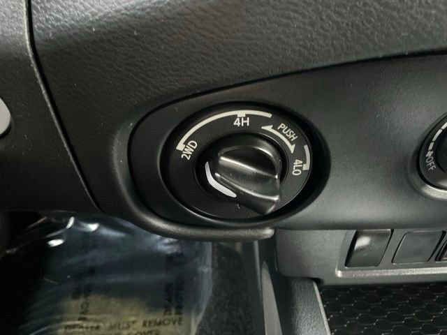 Certified 2022 Nissan Frontier SV w/ Technology Package AWD/4WD image 19