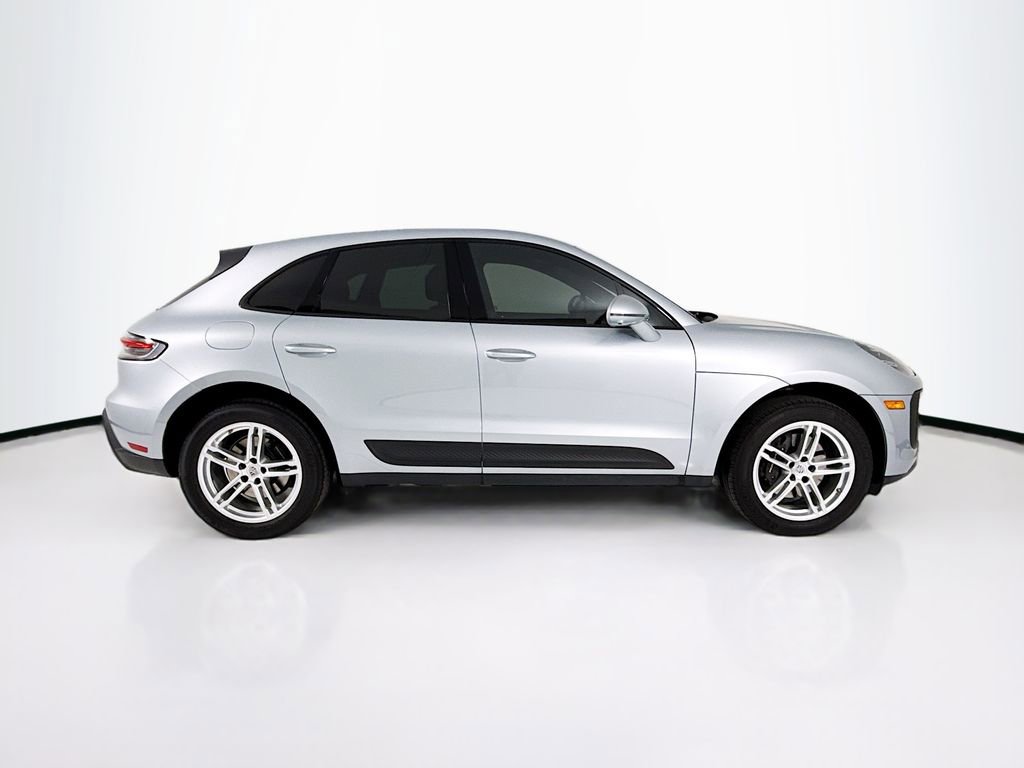 Certified 2025 Porsche Macan image 8