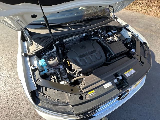Used 2023 Volkswagen Tiguan SE w/ Panoramic Sunroof Package image 33