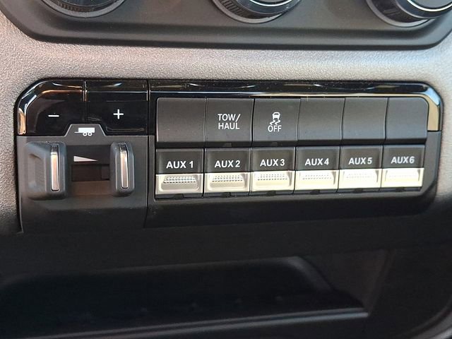 Used 2024 RAM 2500 Tradesman w/ Chrome Appearance Group image 23