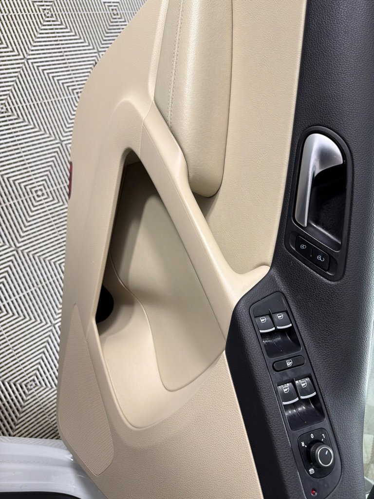 Used 2017 Volkswagen Tiguan Wolfsburg Edition image 11