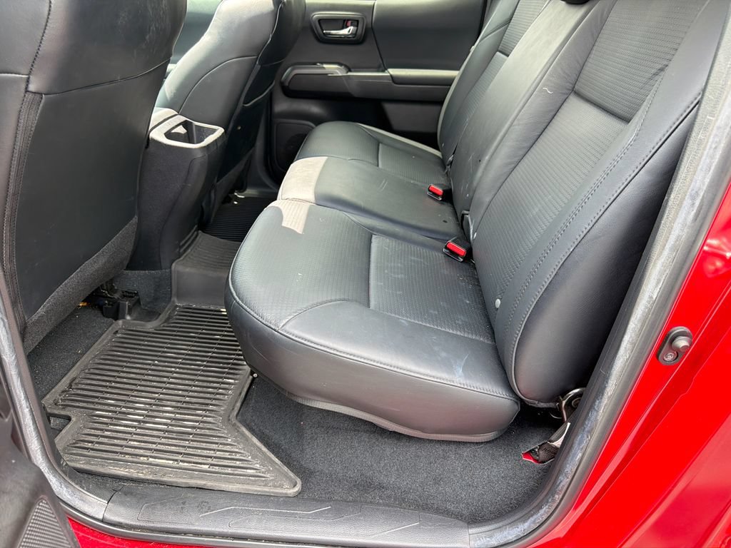 Used 2023 Toyota Tacoma TRD Sport w/ TRD Premium Sport Package AWD/4WD image 18