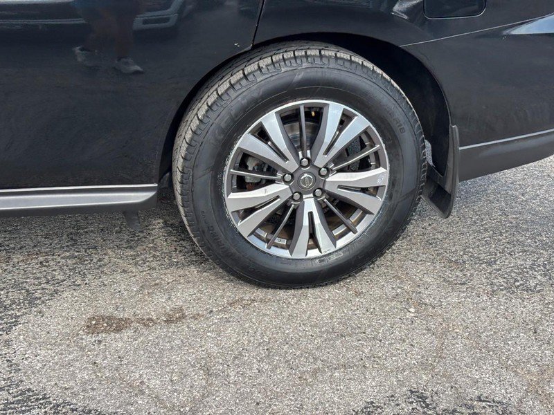Used 2019 Nissan Pathfinder SL w/ Cargo Package FWD image 12