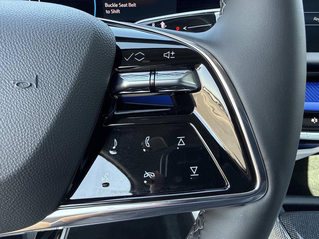 New 2026 Cadillac Optiq Luxury 1 image 28