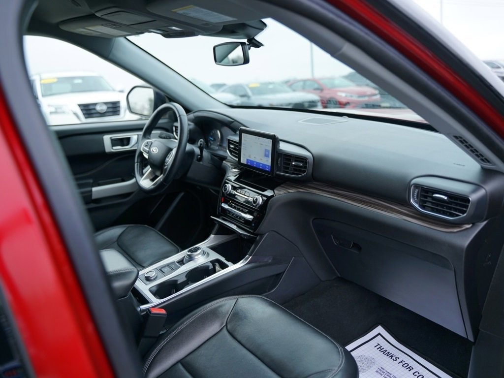Used 2022 Ford Explorer Limited w/ Equipment Group 301A image 24