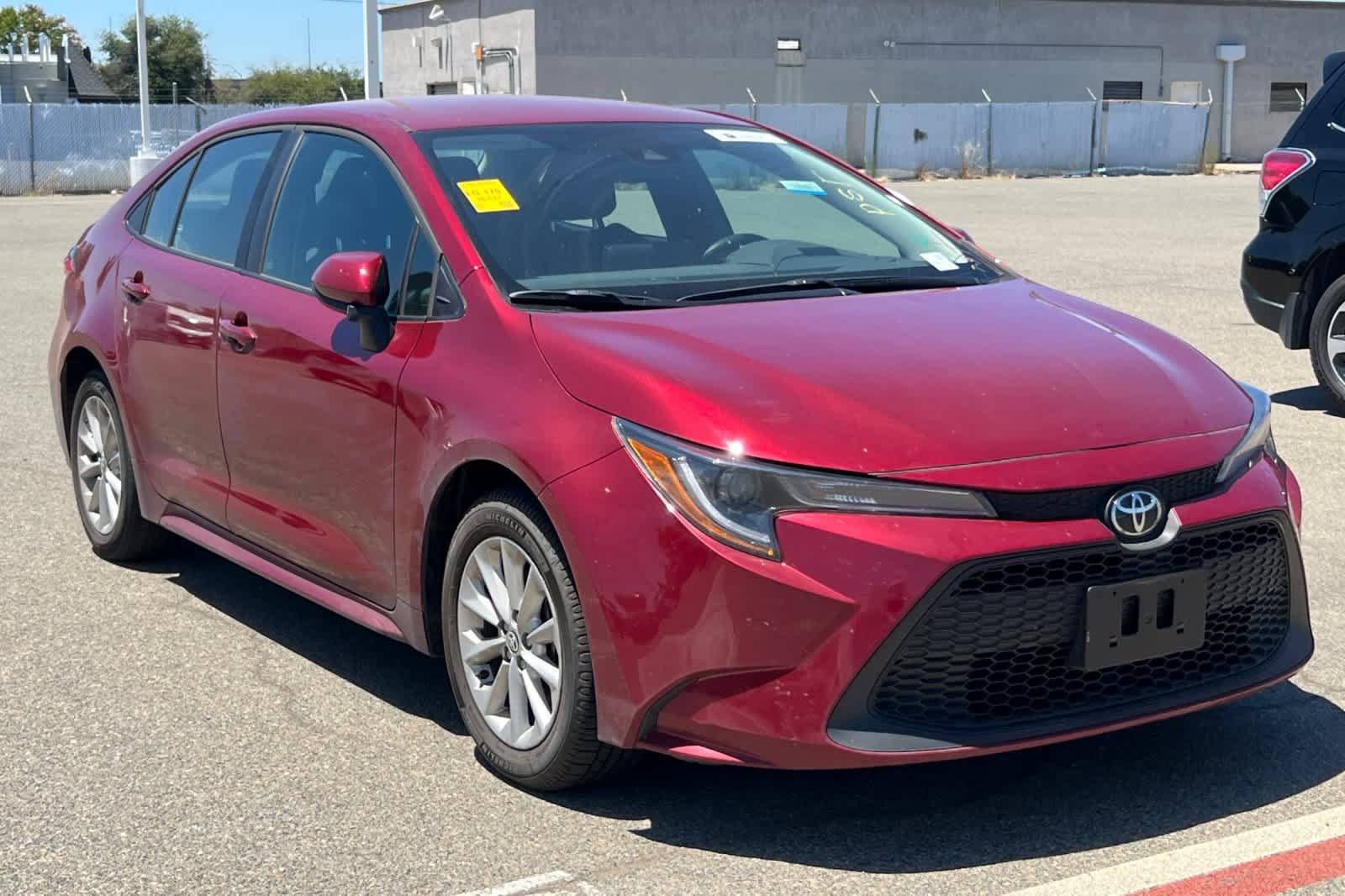Used 2022 Toyota Corolla LE w/ LE Convenience Package FWD image 3