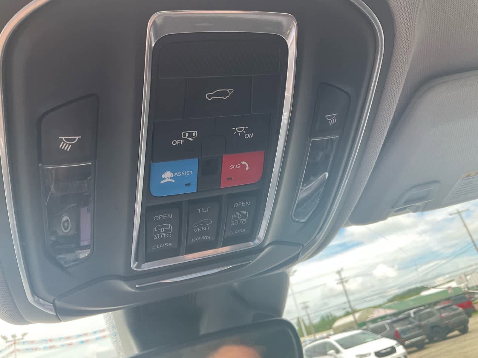 Used 2022 Jeep Grand Cherokee L Limited w/ MOPAR Finishing Package AWD/4WD image 17