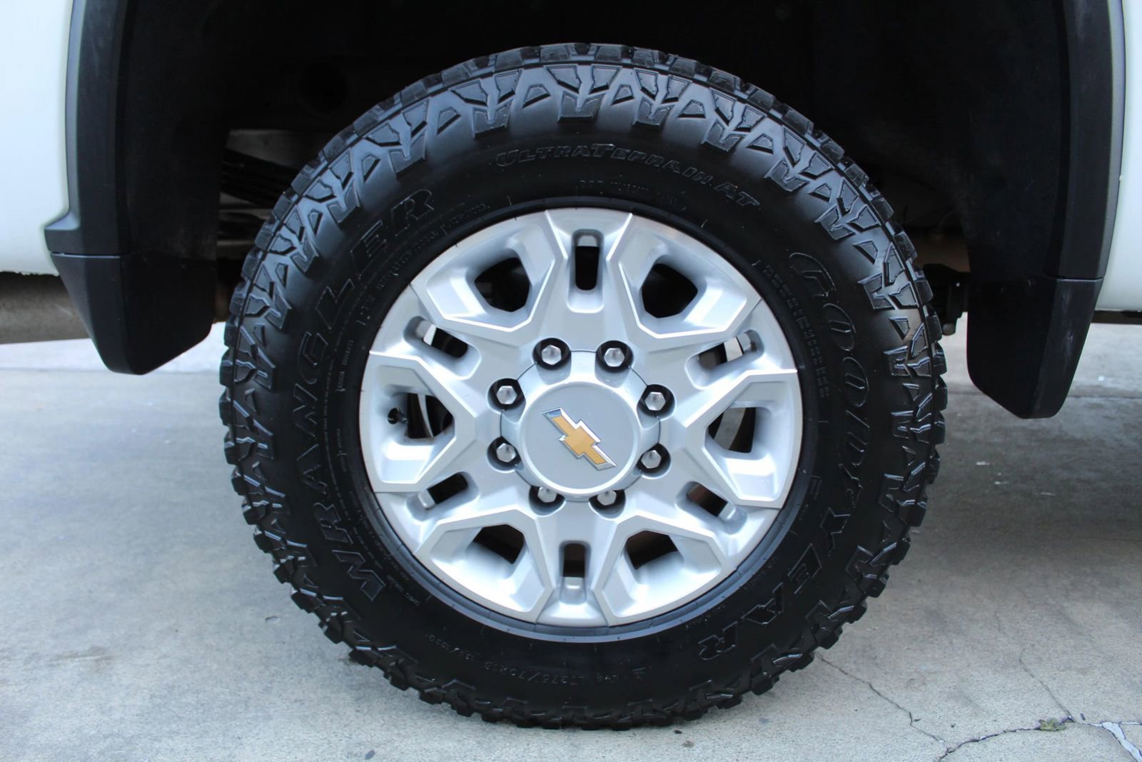 Used 2023 Chevrolet Silverado 2500 LTZ w/ LTZ Plus Package image 40