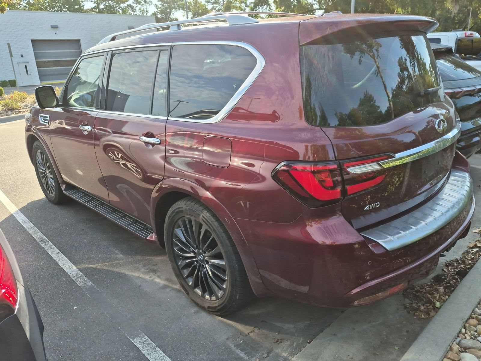 Used 2022 INFINITI QX80 Sensory w/ Cargo Package AWD/4WD image 4