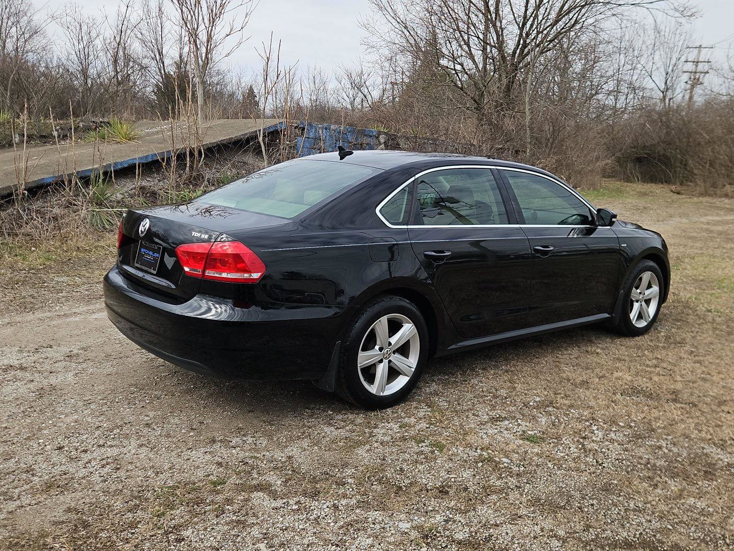 Used 2015 Volkswagen Passat TDI SE image 6