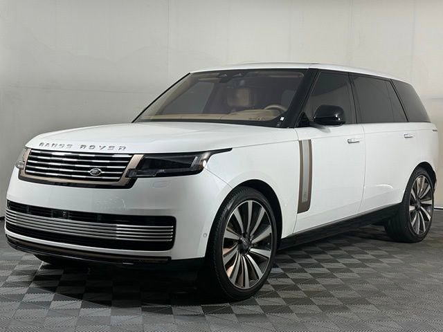 Used 2023 Land Rover Range Rover SV image 2